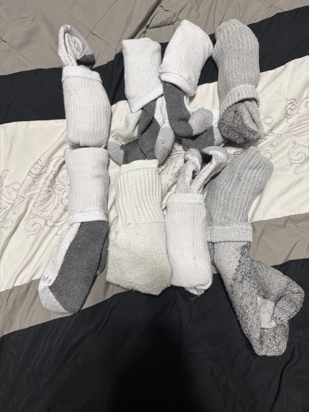 8 Men's Crew Socks Pack - White and Gray Comfort